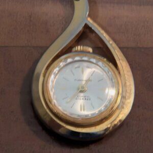 Vintage Swiss Made Spendid 17 Jewels Antimagnetic Womens Pendant Watch